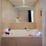 Bulle D'amour - Jacuzzi, 10mn Palais&plage, Centre *