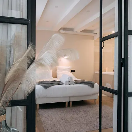 Bulle D'amour - Jacuzzi, 10mn Palais&plage, Centre