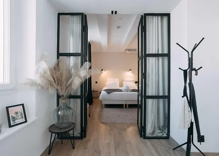 Bulle D'amour - Jacuzzi, 10mn Palais&plage, Centre *