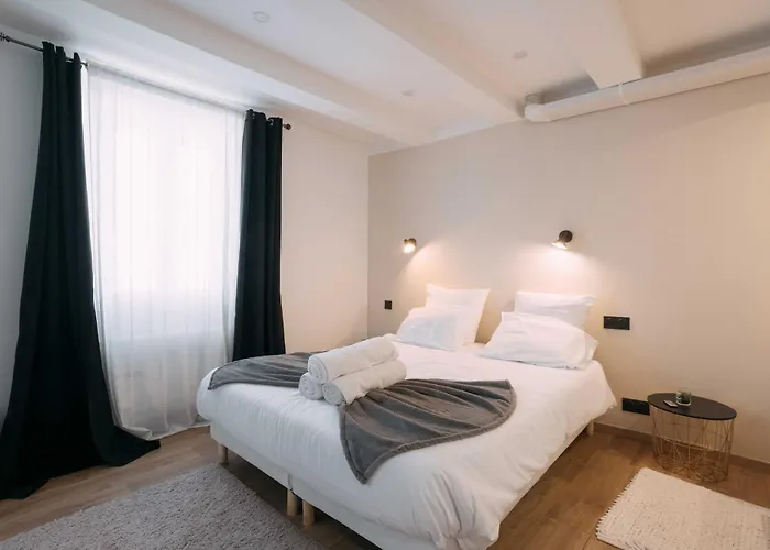 Bulle D'amour - Jacuzzi, 10mn Palais&plage, Centre Apartamento *