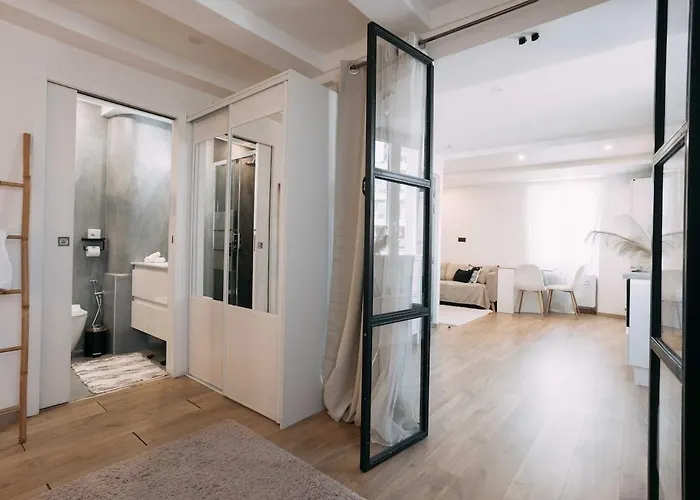 Bulle D'amour - Jacuzzi, 10mn Palais&plage, Centre Apartamento *