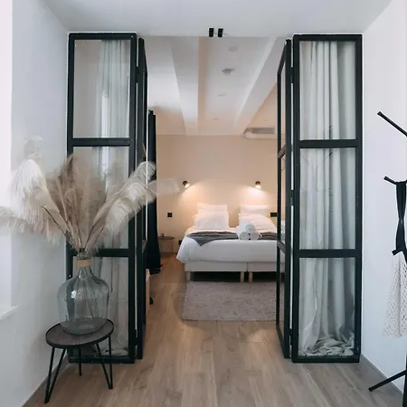 Bulle D'amour - Jacuzzi, 10mn Palais&plage, Centre *