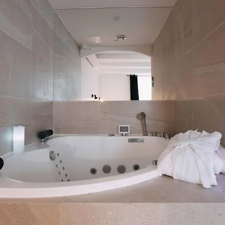 Bulle D'amour - Jacuzzi, 10mn Palais&plage, Centre * קאן