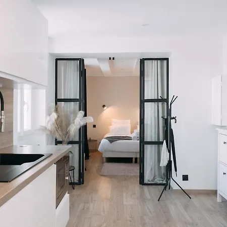 Bulle D'amour - Jacuzzi, 10mn Palais&plage, Centre * كان